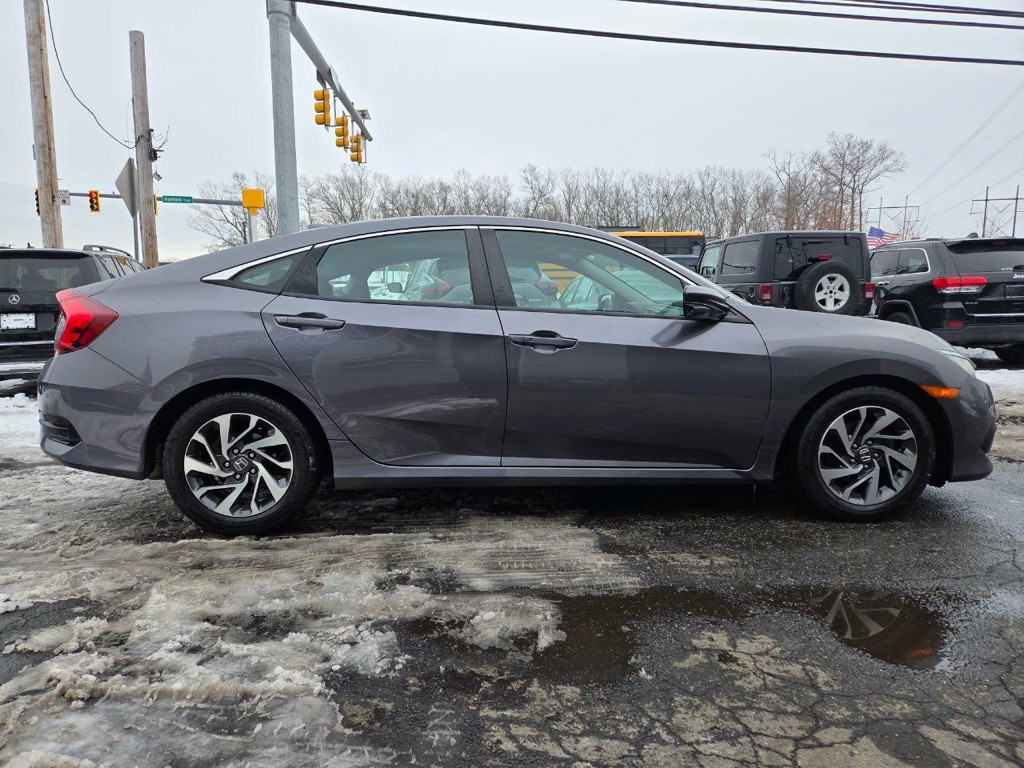 2017 Honda Civic Image 6