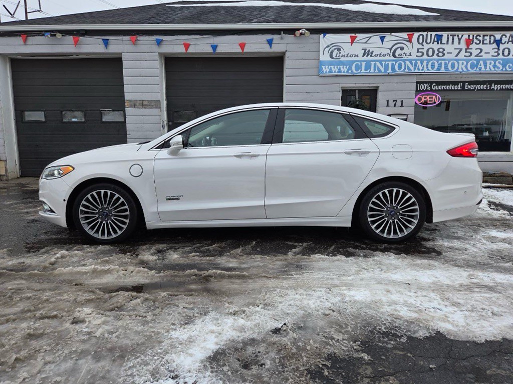 2017 Ford Fusion Image 2