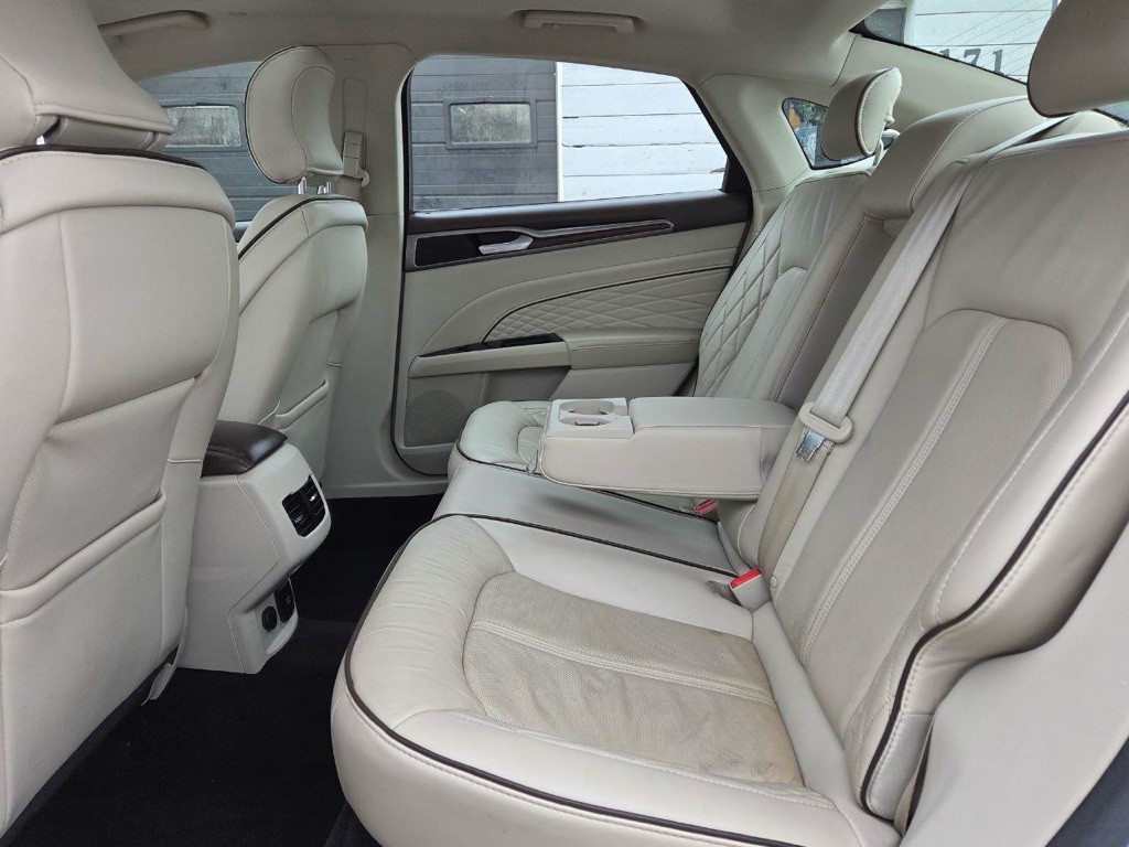 2017 Ford Fusion Image 18