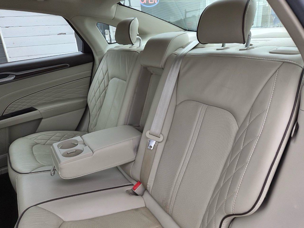 2017 Ford Fusion Image 19