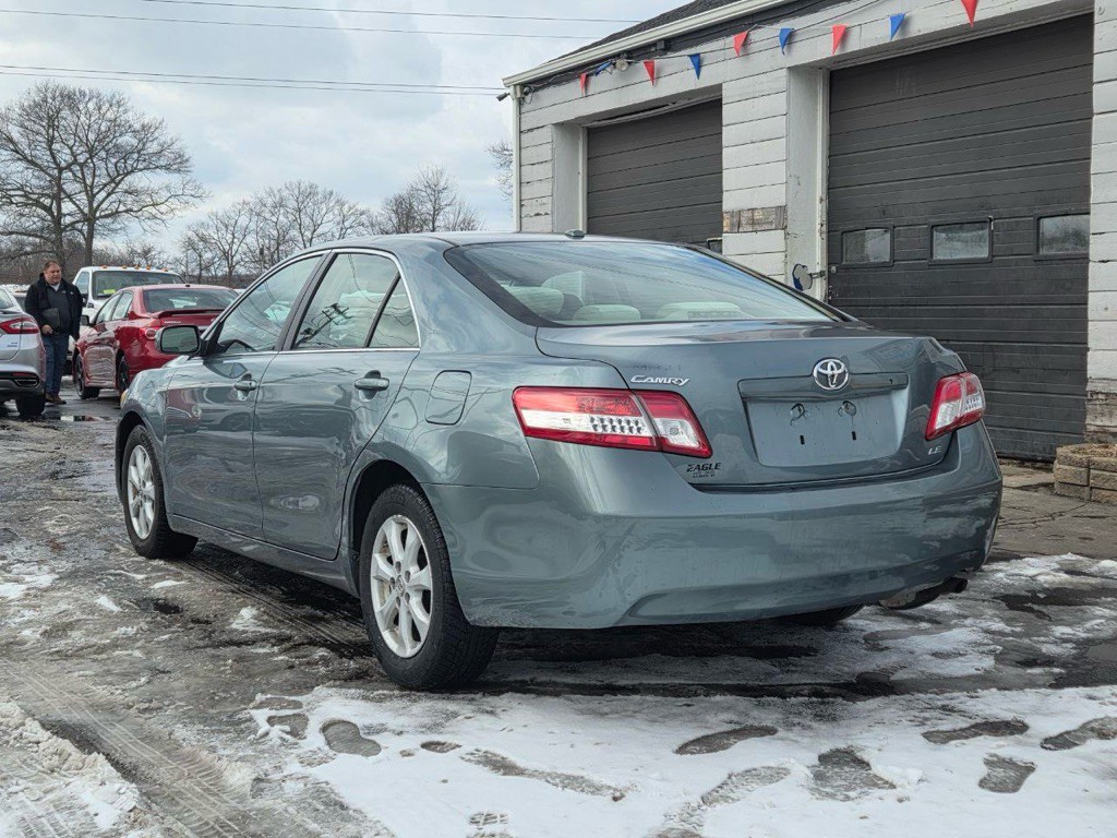 2010 Toyota Camry Image 3