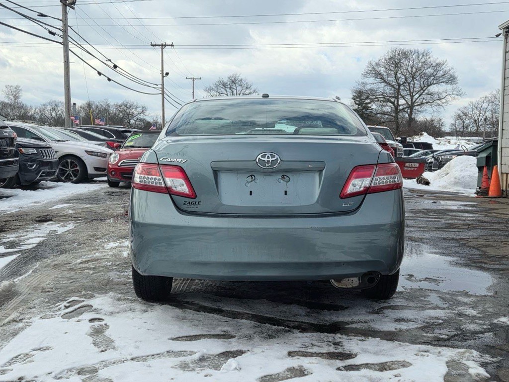 2010 Toyota Camry Image 4