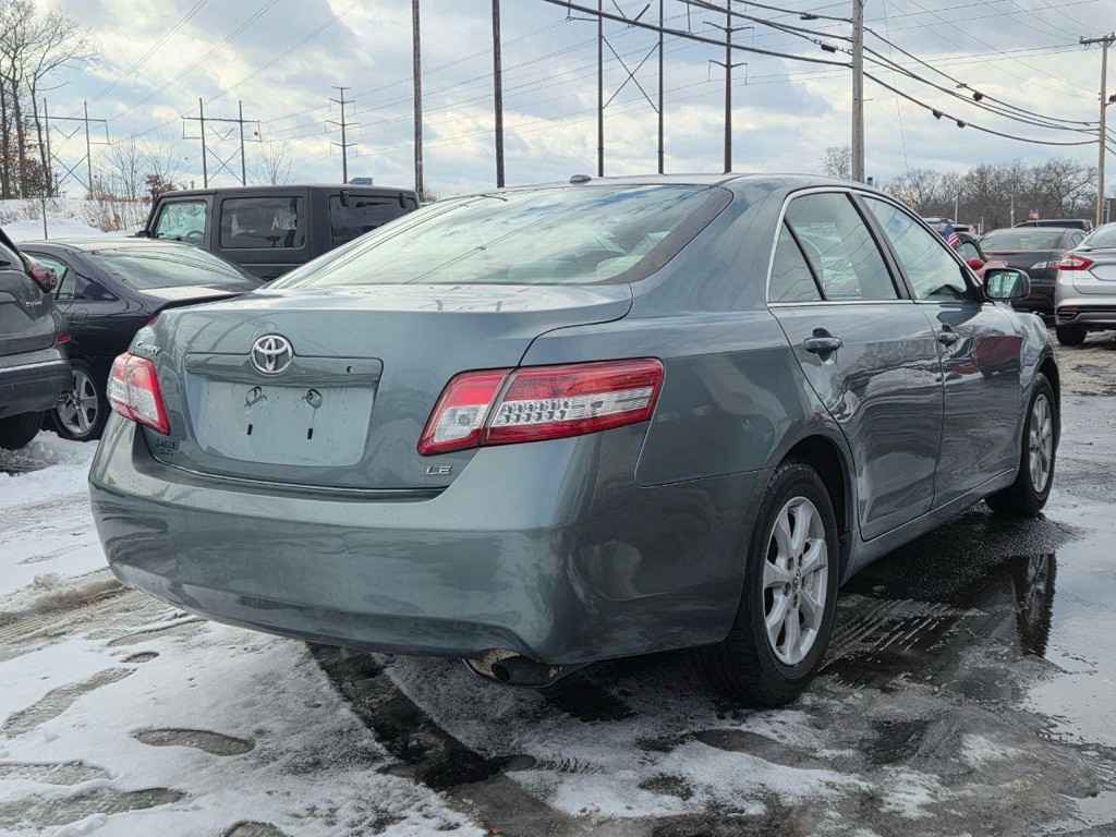 2010 Toyota Camry Image 5