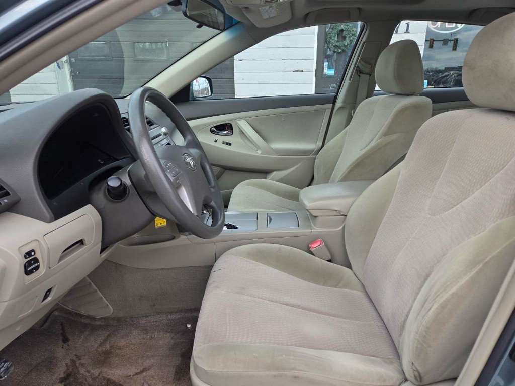 2010 Toyota Camry Image 9