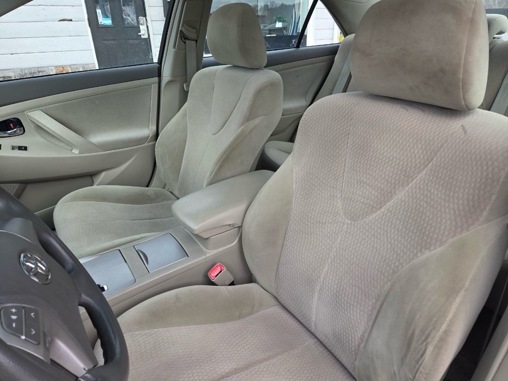 2010 Toyota Camry Image 10