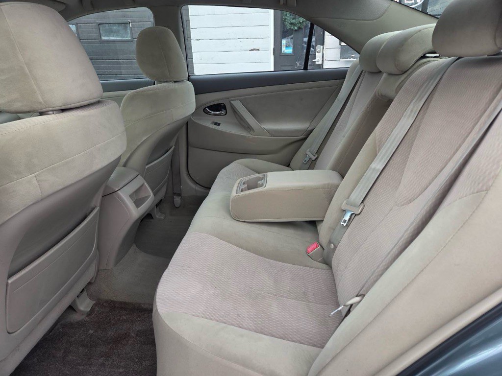 2010 Toyota Camry Image 11