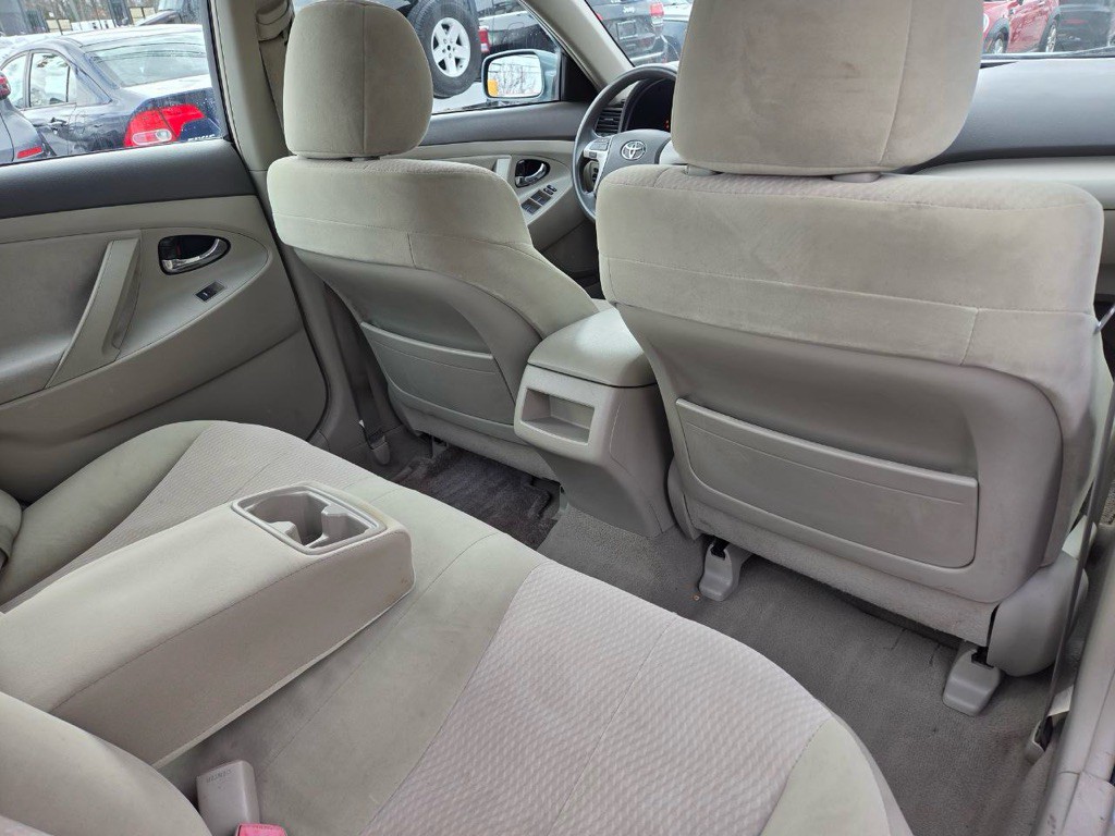 2010 Toyota Camry Image 12
