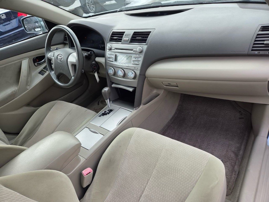 2010 Toyota Camry Image 13