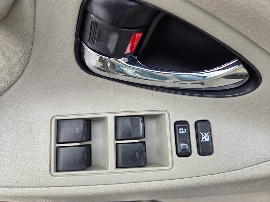 2010 Toyota Camry Image 28