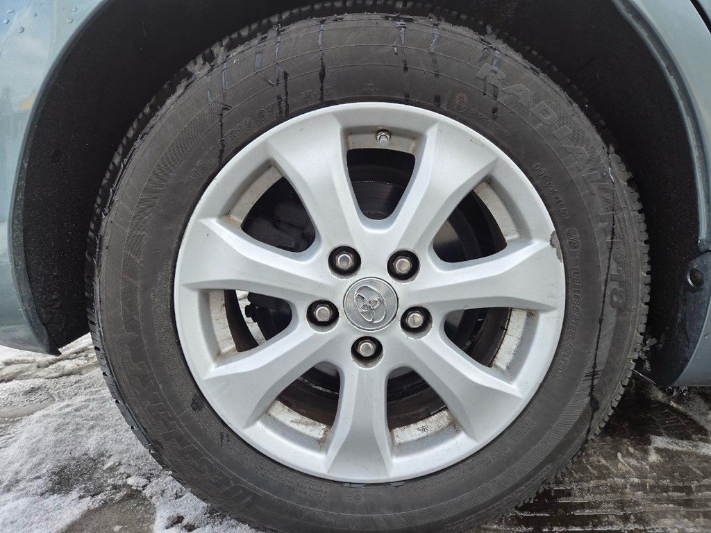 2010 Toyota Camry Image 29