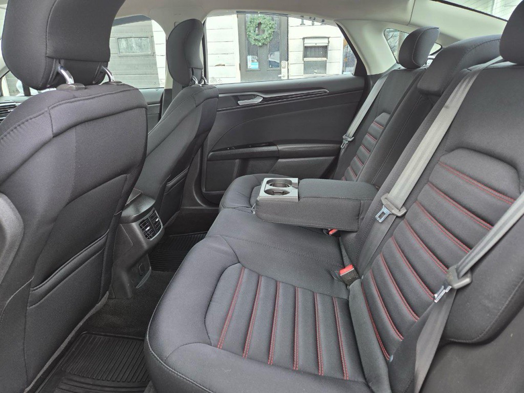 2015 Ford Fusion Image 12