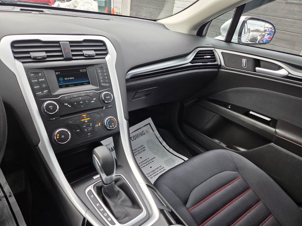 2015 Ford Fusion Image 14