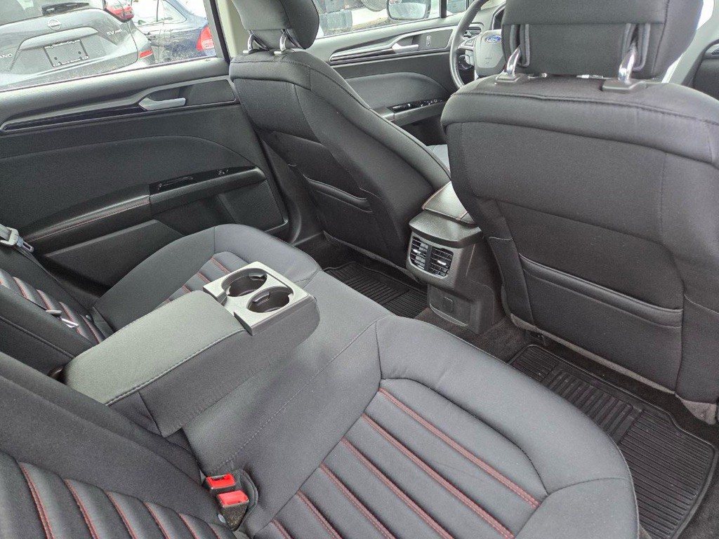 2015 Ford Fusion Image 24