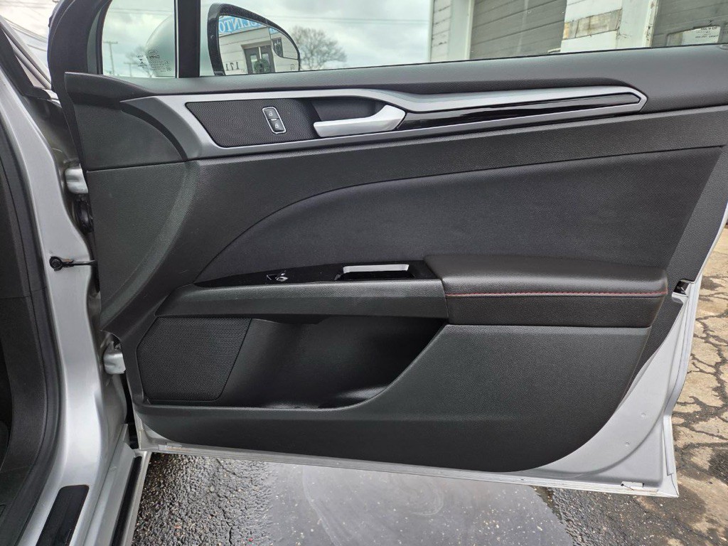 2015 Ford Fusion Image 25