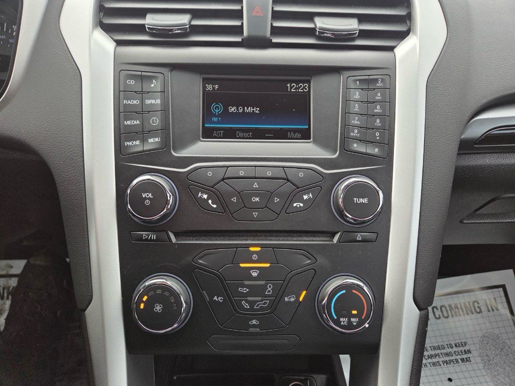 2015 Ford Fusion Image 32