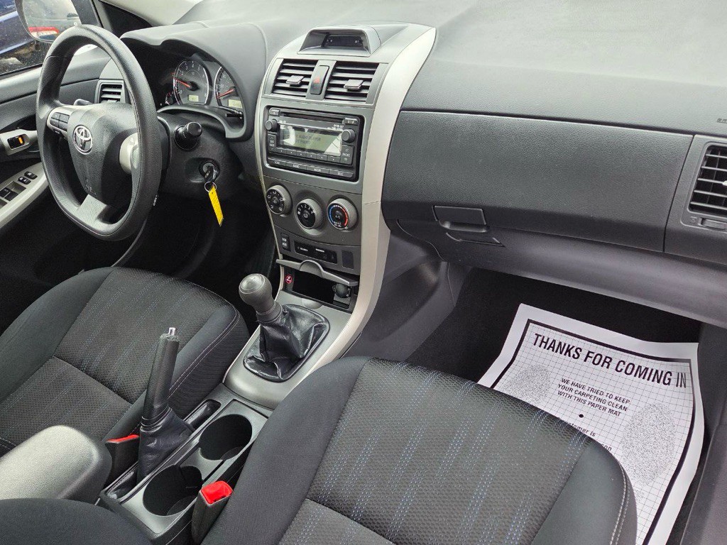 2012 Toyota Corolla Image 11
