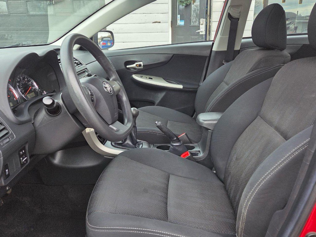 2012 Toyota Corolla Image 26