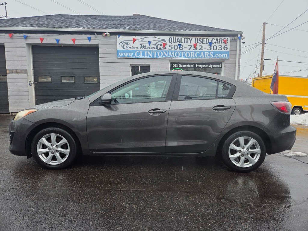 2010 Mazda Mazda3 Image 2