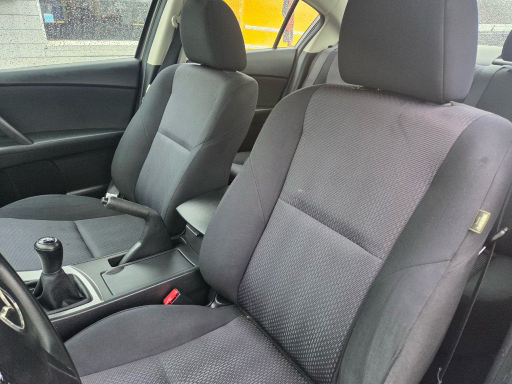 2010 Mazda Mazda3 Image 11