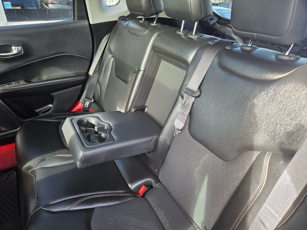 2018 Jeep Compass Image 13
