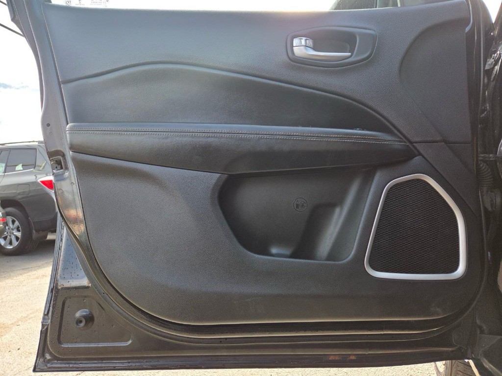 2018 Jeep Compass Image 27