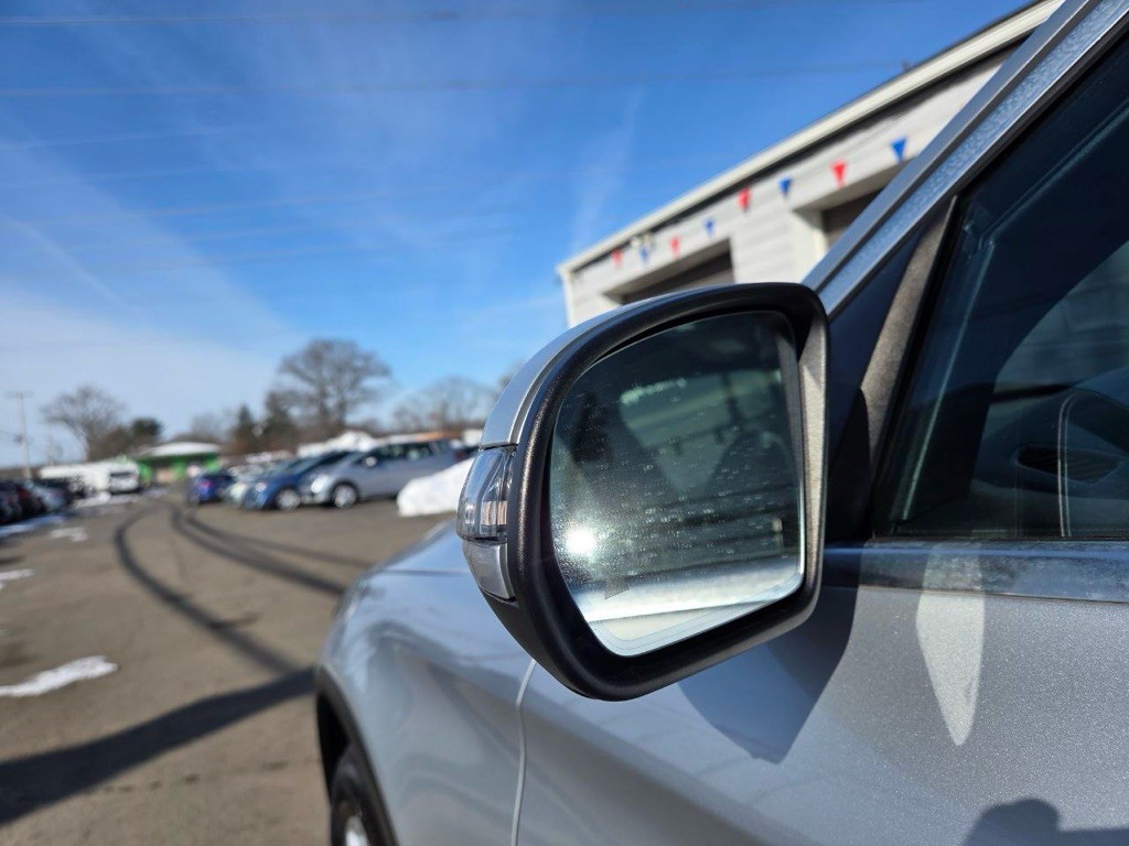 2017 Mercedes-Benz GLC-Class Image 12