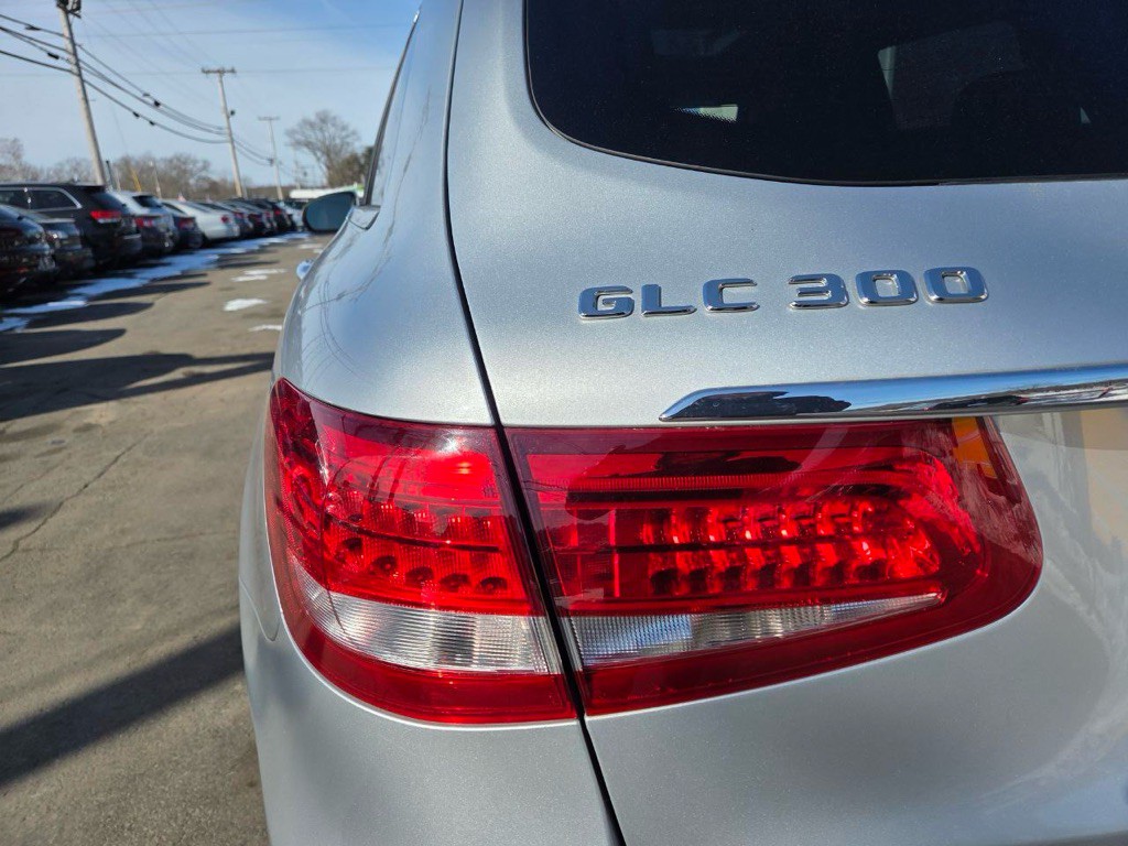 2017 Mercedes-Benz GLC-Class Image 14