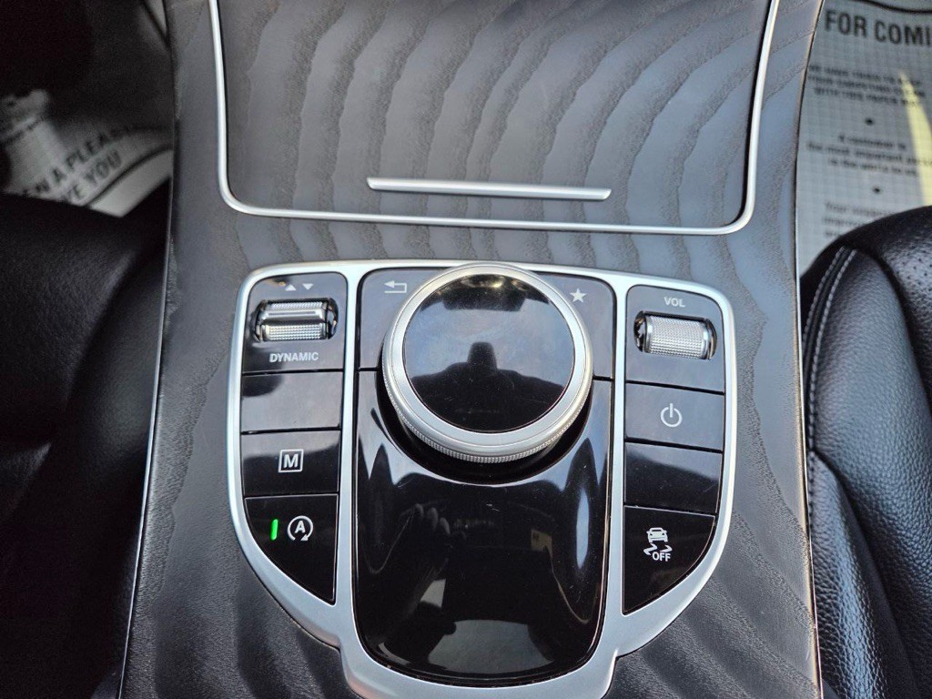 2017 Mercedes-Benz GLC-Class Image 29