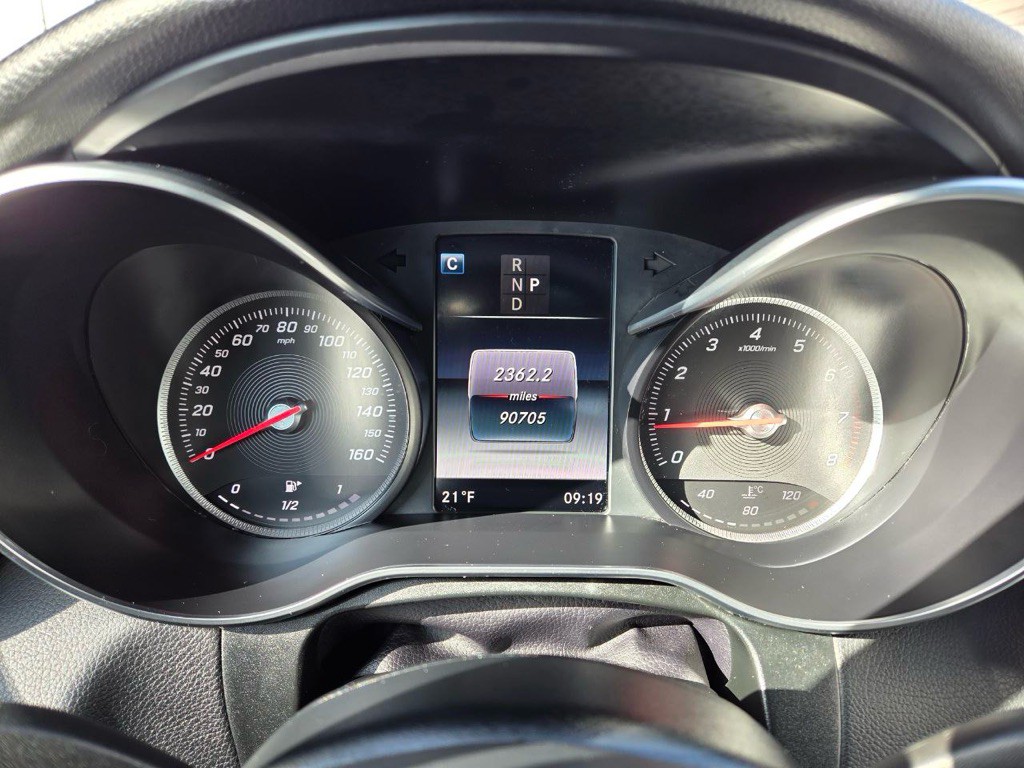 2017 Mercedes-Benz GLC-Class Image 30