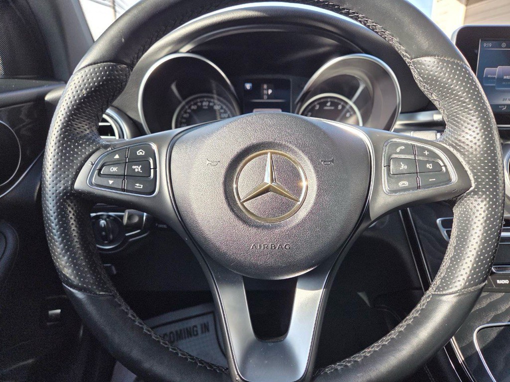 2017 Mercedes-Benz GLC-Class Image 31