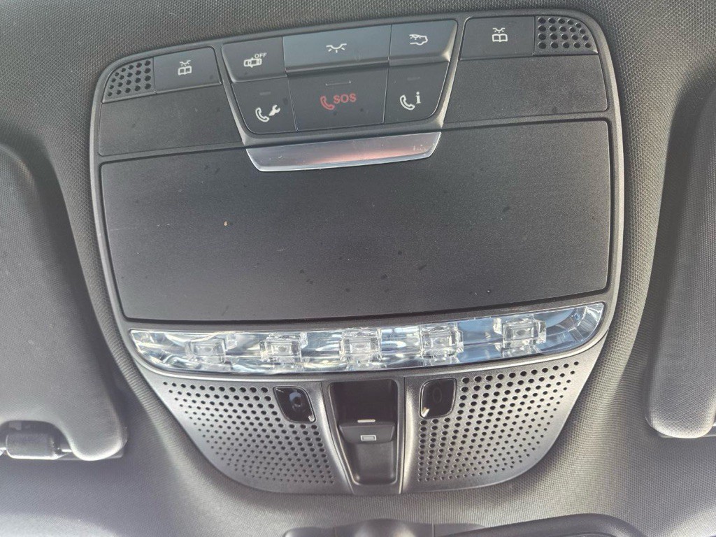 2017 Mercedes-Benz GLC-Class Image 32