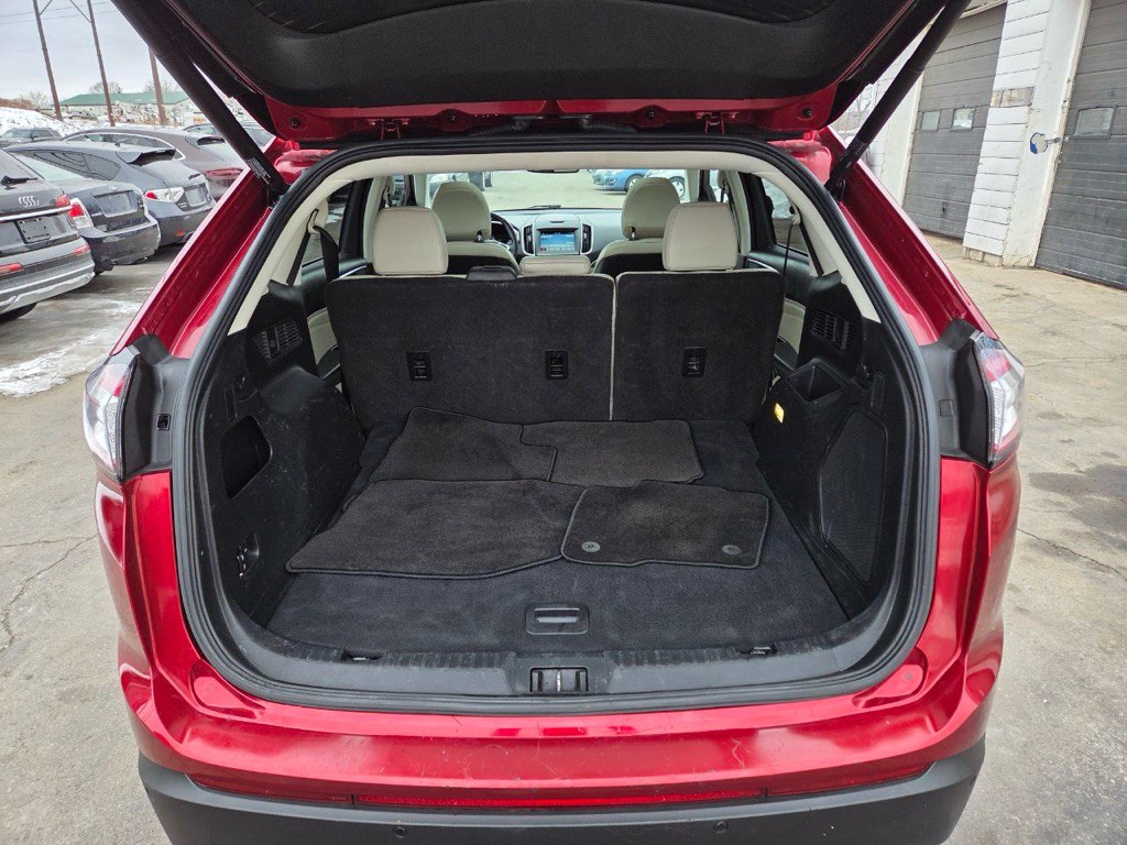 2016 Ford Edge Image 17