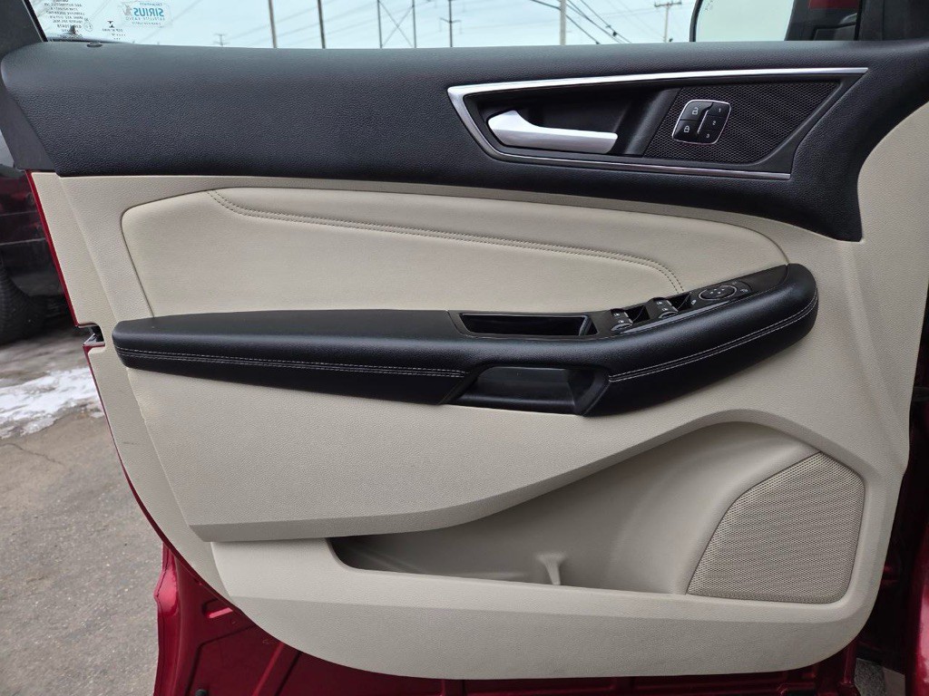 2016 Ford Edge Image 22