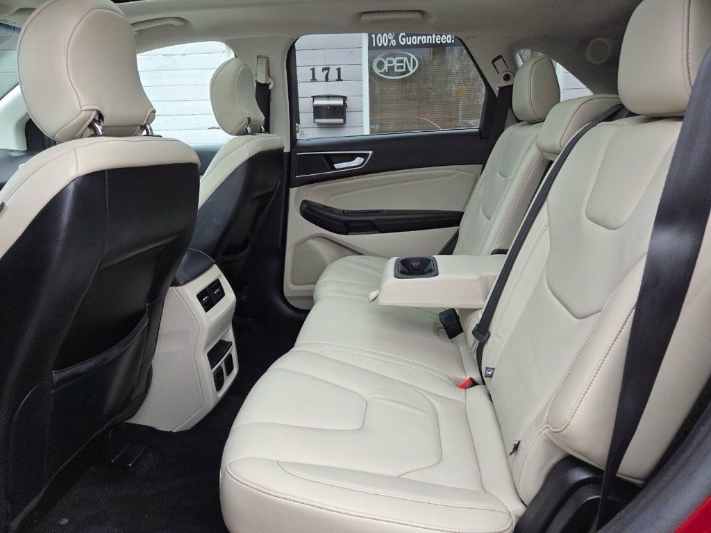 2016 Ford Edge Image 24