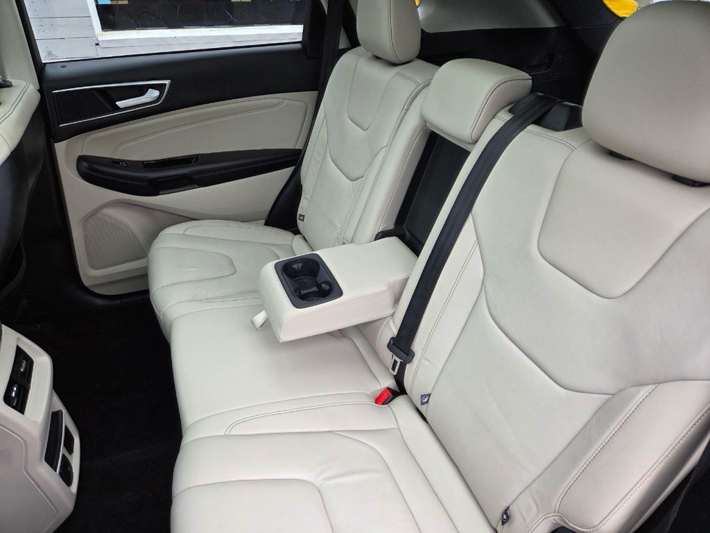 2016 Ford Edge Image 25