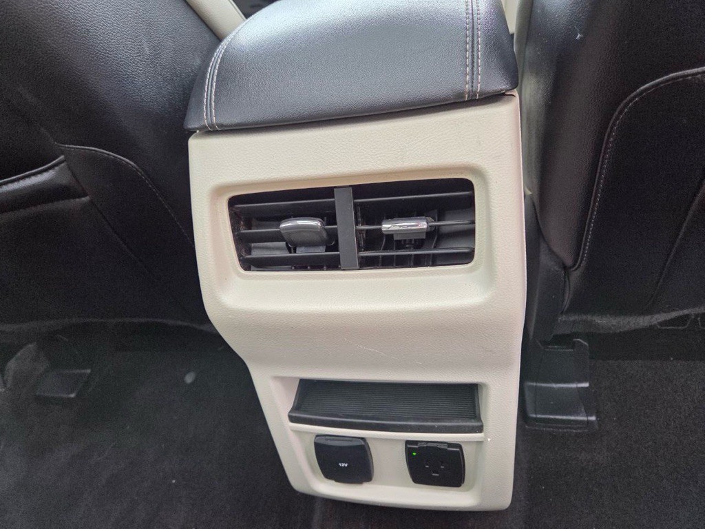 2016 Ford Edge Image 27