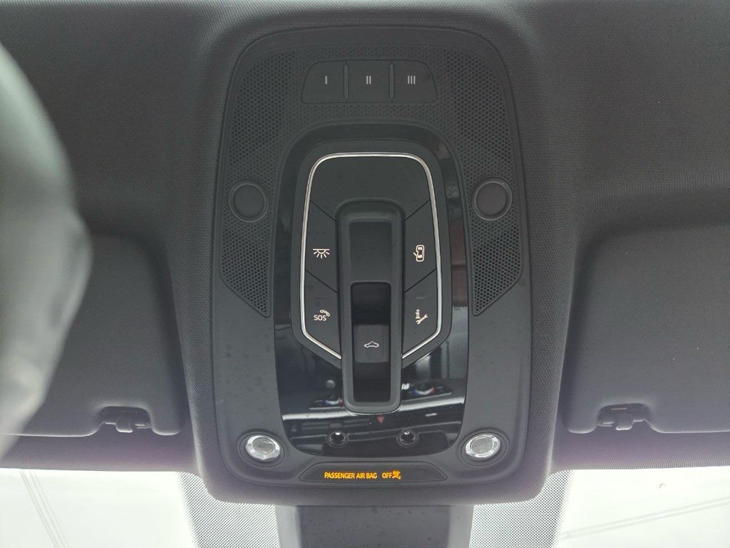 2017 Audi A4 Image 19