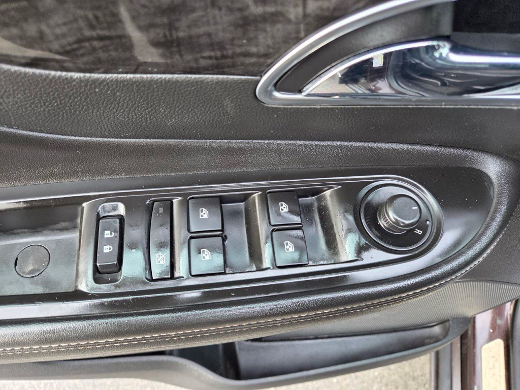 2016 Buick Enclave Image 31