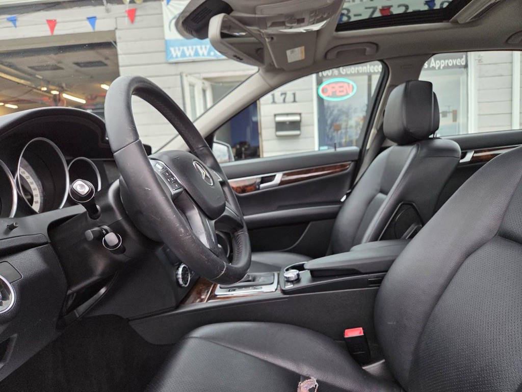 2013 Mercedes-Benz C-Class Image 9