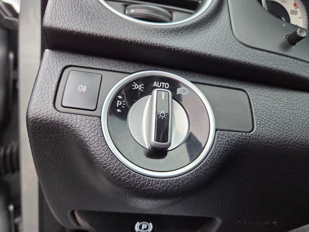 2013 Mercedes-Benz C-Class Image 20