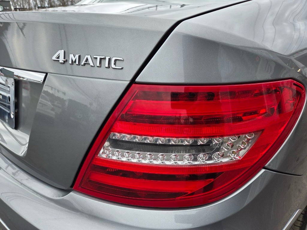 2013 Mercedes-Benz C-Class Image 24