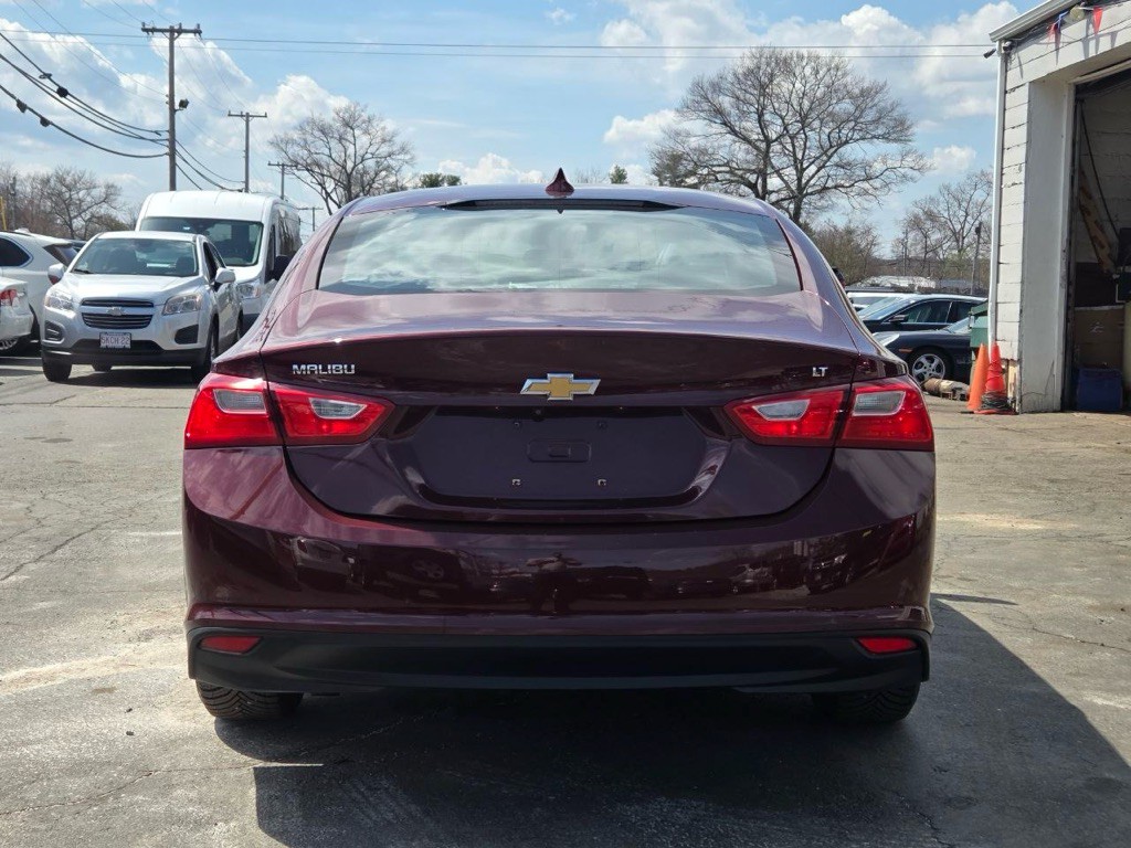 2016 Chevrolet Malibu Image 4