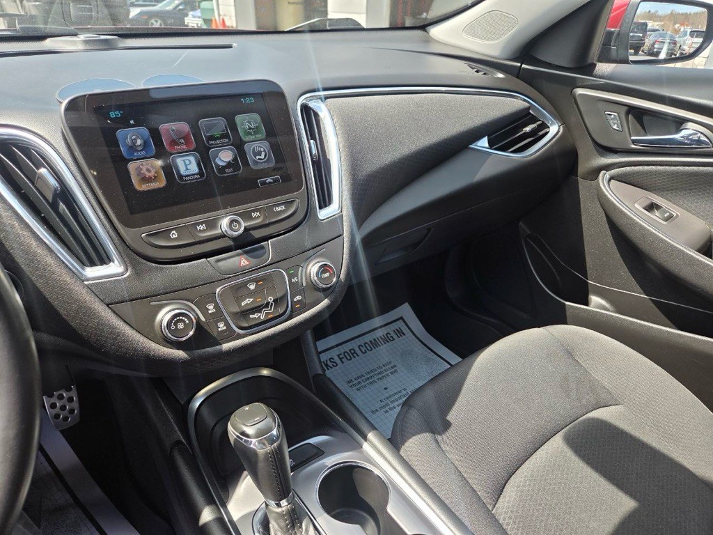 2016 Chevrolet Malibu Image 16
