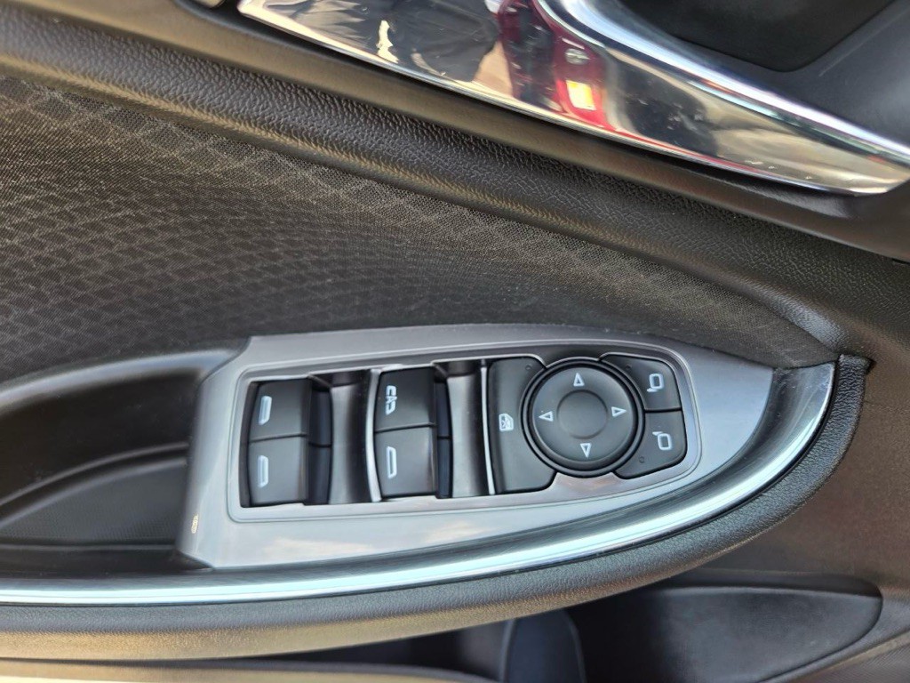 2016 Chevrolet Malibu Image 23