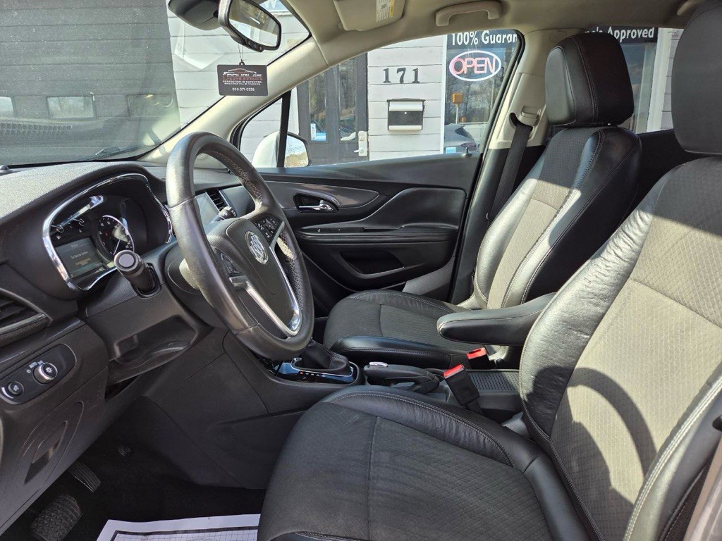 2017 Buick Enclave Image 10