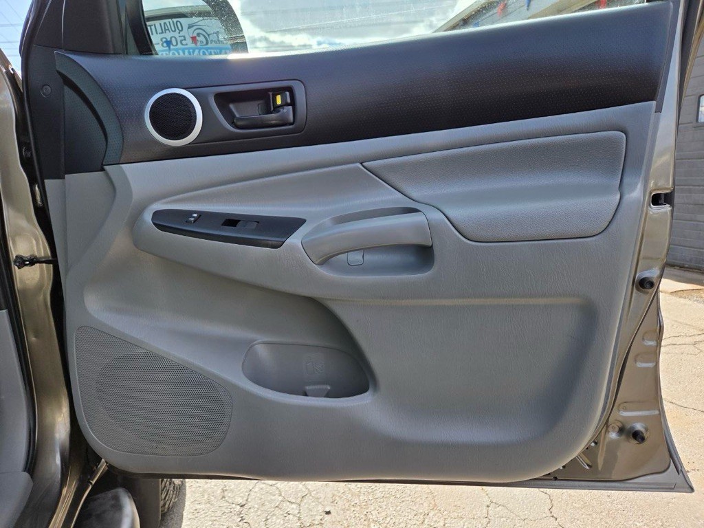 2012 Toyota Tacoma Image 18