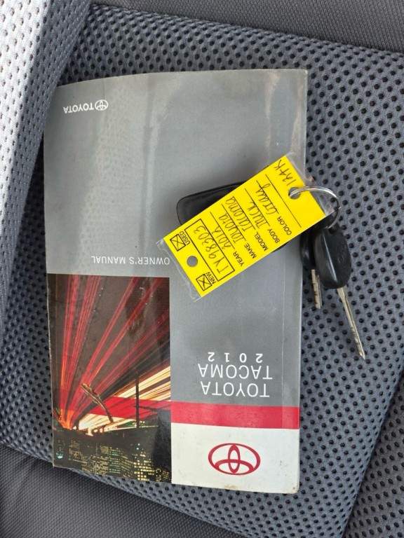 2012 Toyota Tacoma Image 25