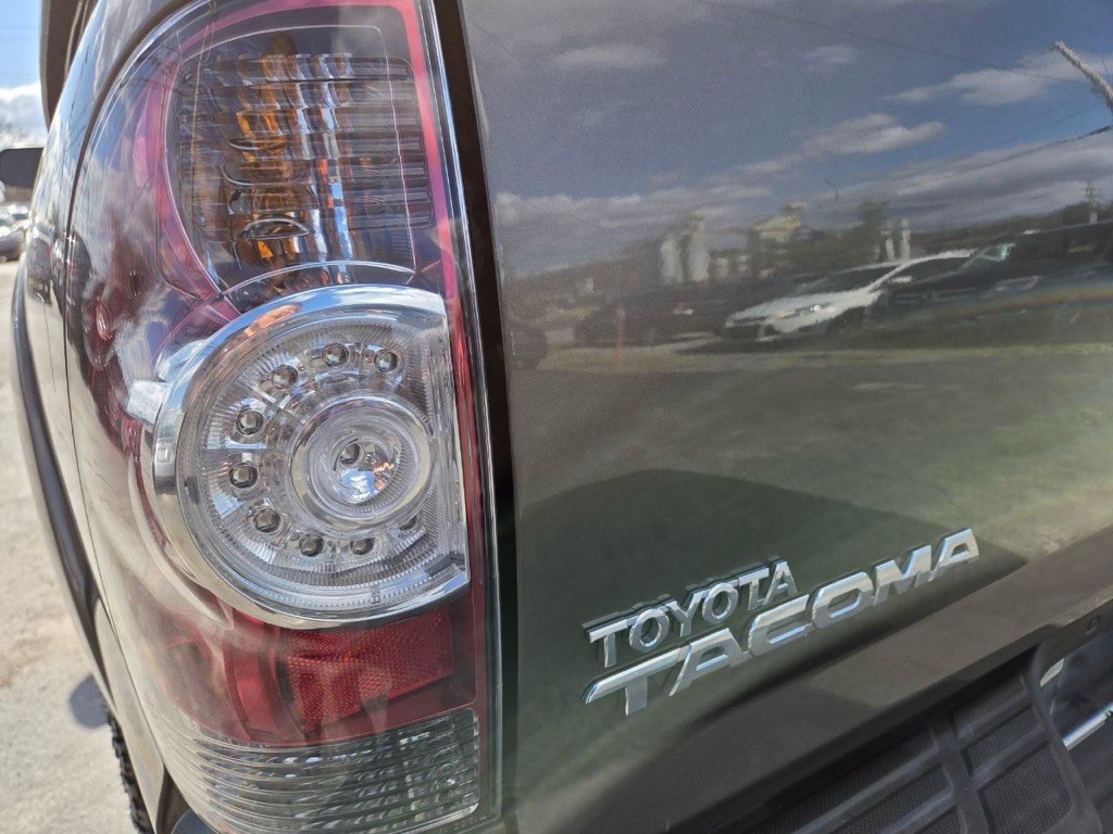 2012 Toyota Tacoma Image 27