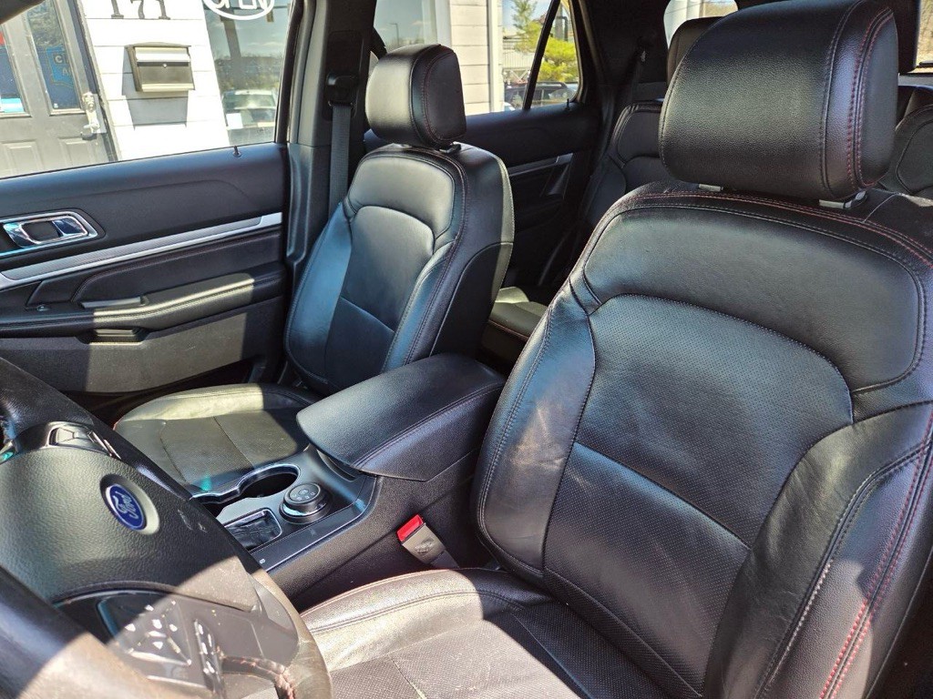2016 Ford Explorer Image 11