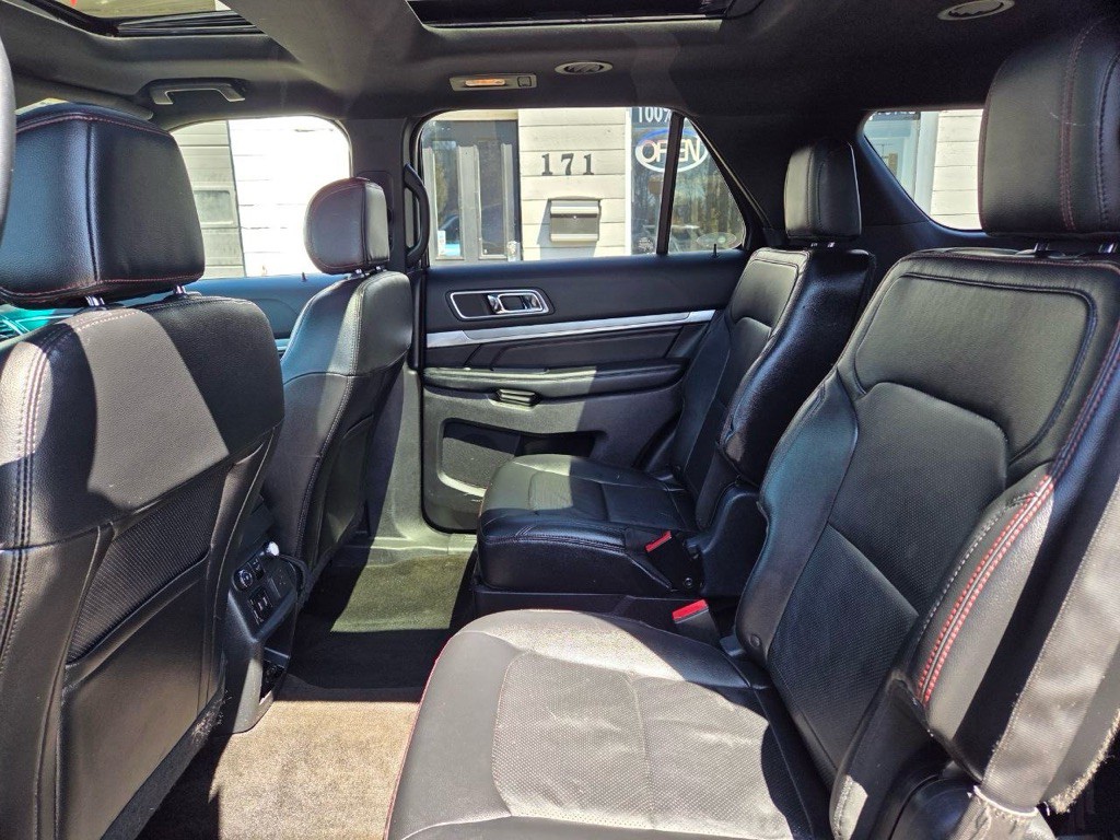 2016 Ford Explorer Image 13